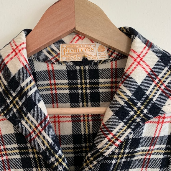 Vintage Pendleton Disney Frontierland
Women's Plaid Jacket Disneyland - Picture 2 of 6